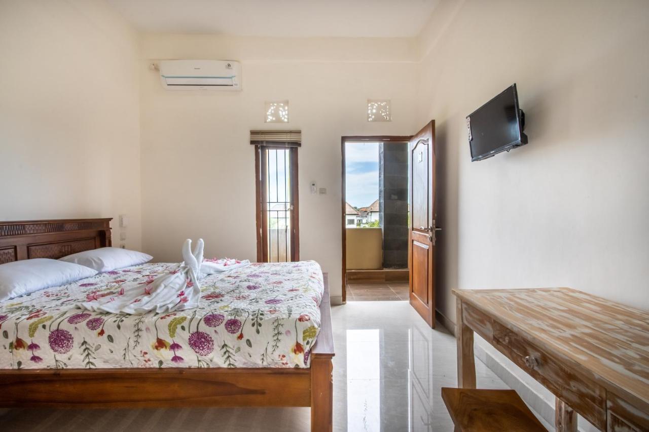 Lavanda Guesthouse/Homestay Jimbaran Esterno foto