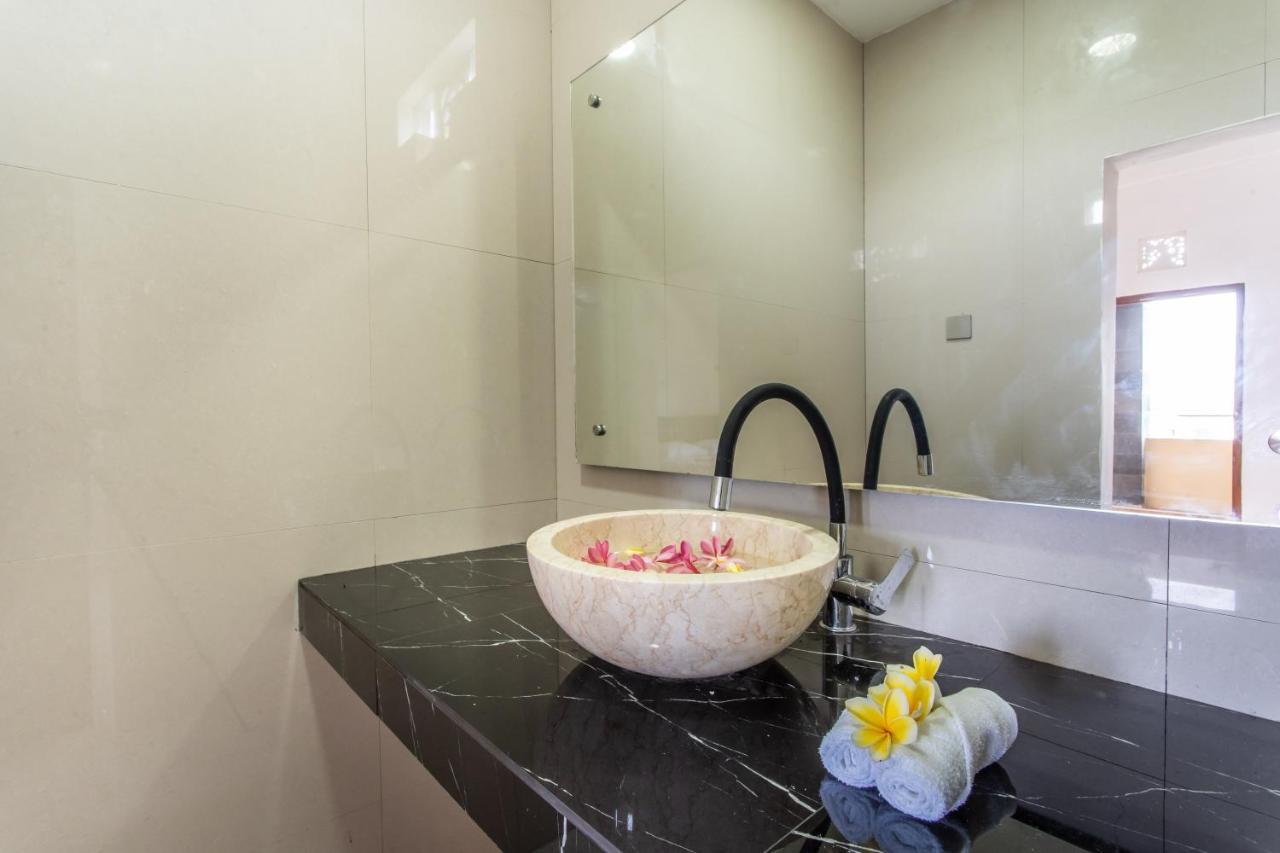 Lavanda Guesthouse/Homestay Jimbaran Esterno foto