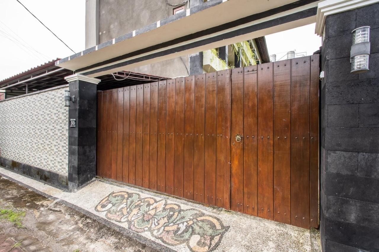 Lavanda Guesthouse/Homestay Jimbaran Esterno foto